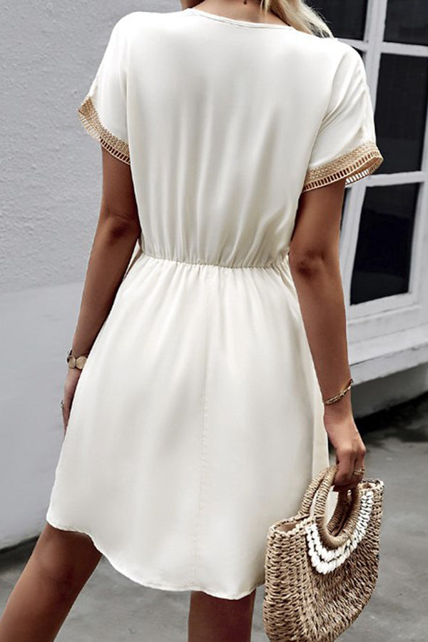 ソリッドカラー半袖レースVネックウエストドレス