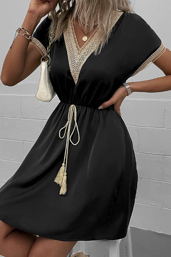 ソリッドカラー半袖レースVネックウエストドレス