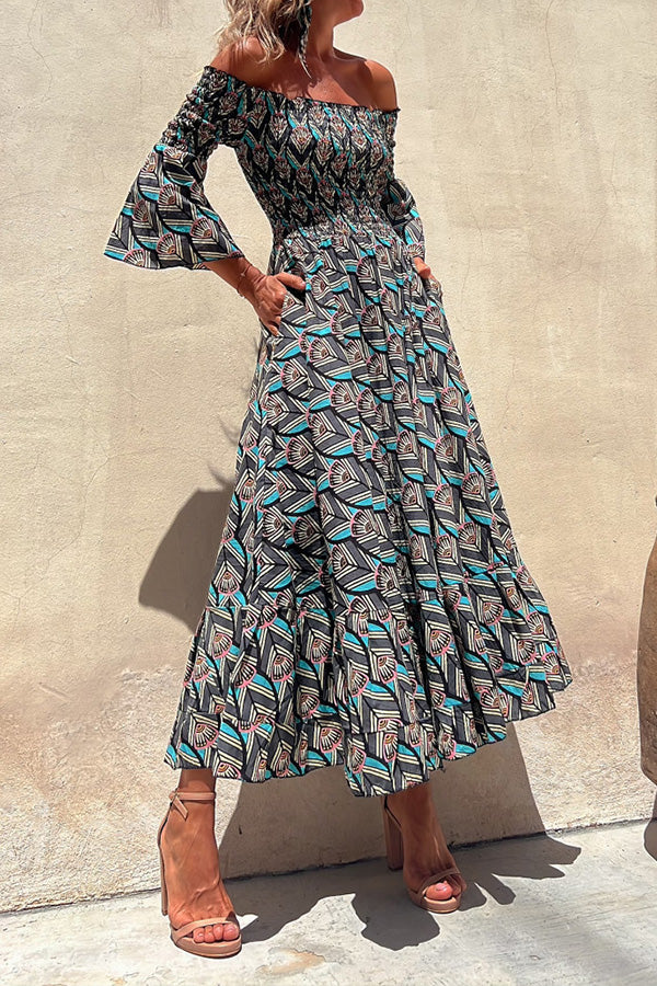 幾何学模様のバドロングドレス