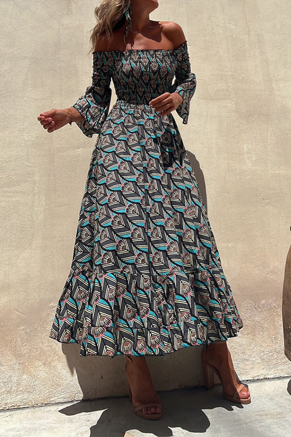 幾何学模様のバドロングドレス