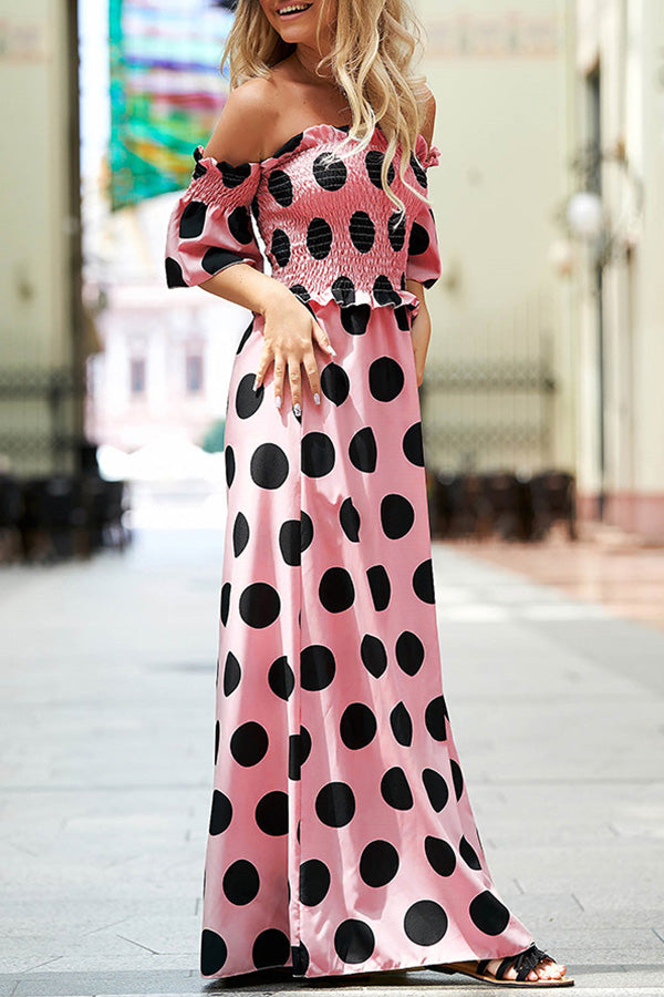 伸縮性のある水玉模様のプリントスカート